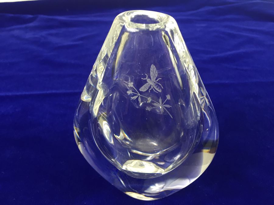 Orrefors Swedish Crystal Etched Vase With Bee And Floral Motif [Photo 8]