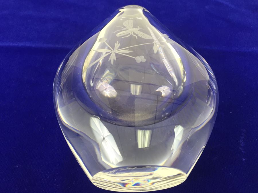 Orrefors Swedish Crystal Etched Vase With Bee And Floral Motif [Photo 13]