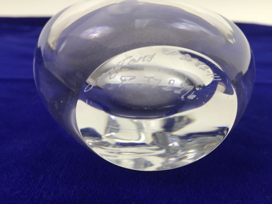 Orrefors Swedish Crystal Etched Vase With Bee And Floral Motif [Photo 10]