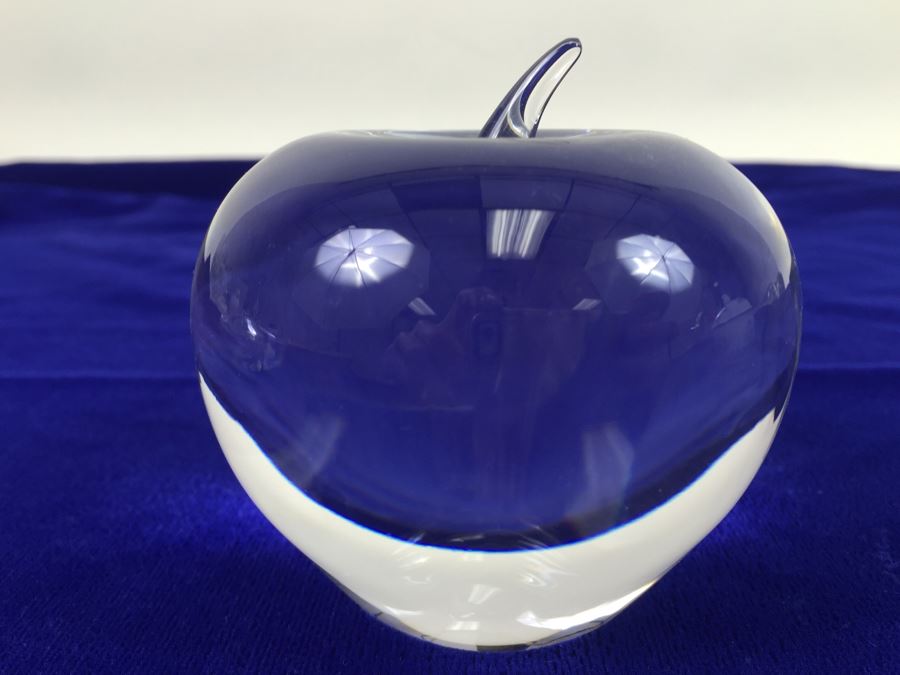 Tiffany & Co Crystal Apple Paperweight [Photo 2]