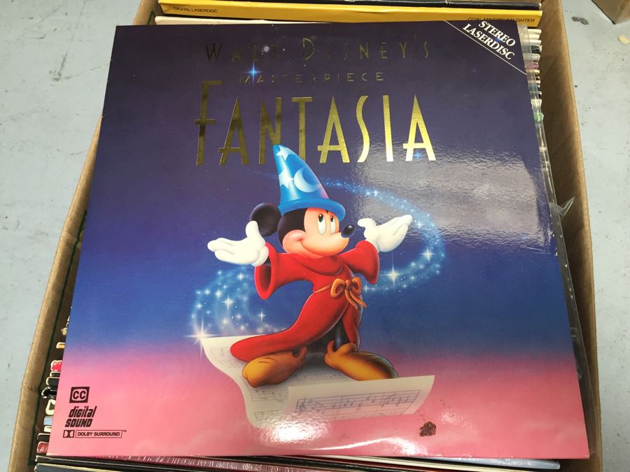 Box Filled With Vintage Laser Discs Videodiscs: The Blues Brothers, Fantasia, 48 Hours Watch Classic Movies In Vintage Fidelity [Photo 2]