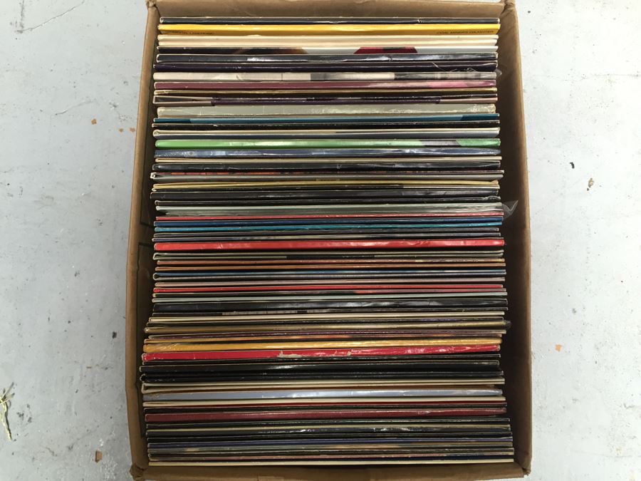 Box Filled With Vintage Laser Discs Videodiscs: The Blues Brothers, Fantasia, 48 Hours Watch Classic Movies In Vintage Fidelity [Photo 1]