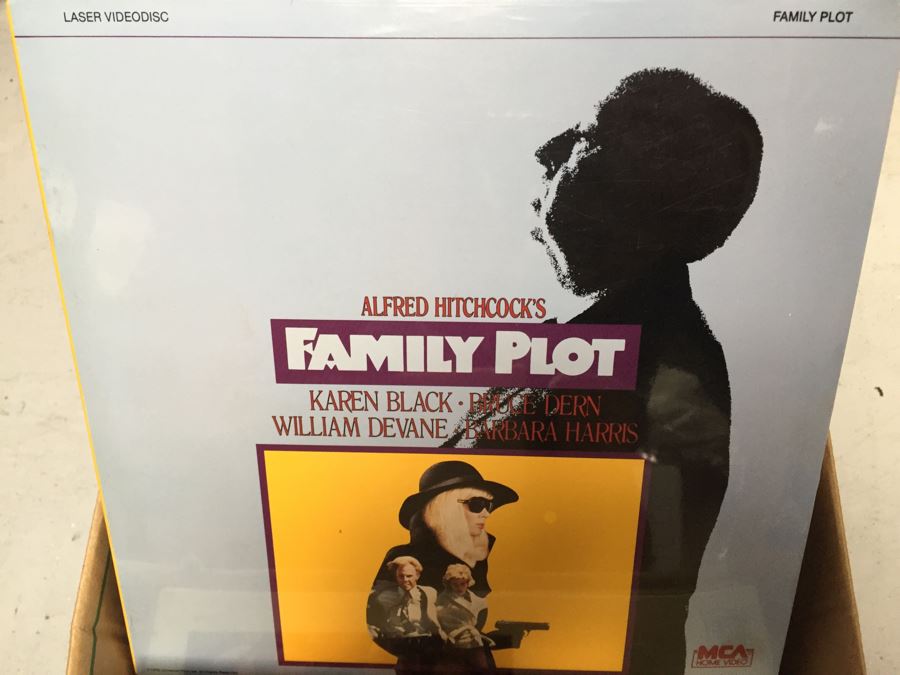 Box Filled With Vintage Laser Discs Videodiscs: The Blues Brothers, Fantasia, 48 Hours Watch Classic Movies In Vintage Fidelity [Photo 7]