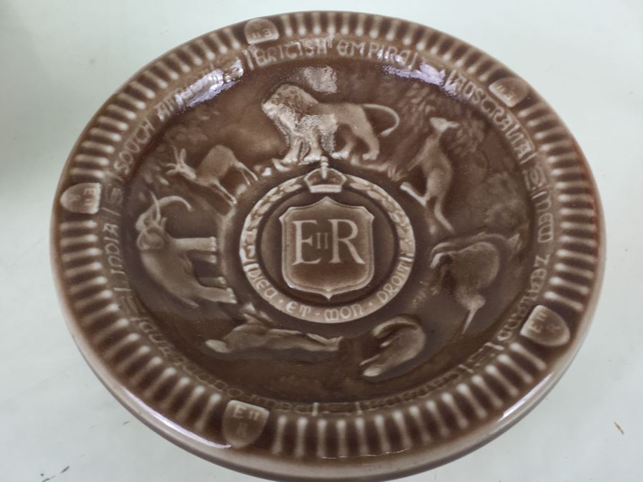 Beswick Ware Teapot + Wade England Coronation 1953 Pin Trinket Dish [Photo 3]