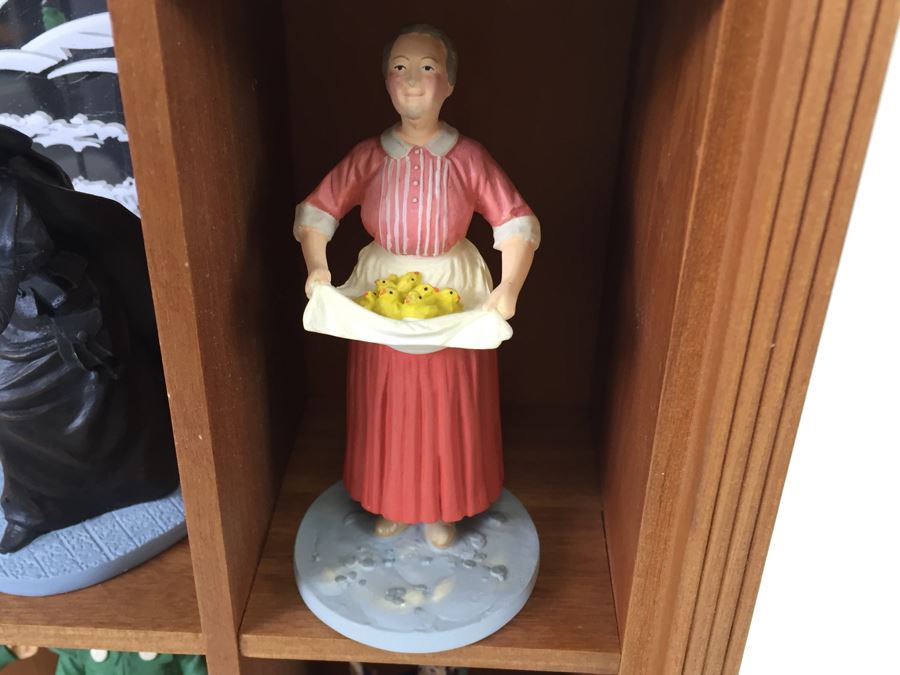 Wizard Of Oz Display Cabinet With Figurines 1988 Turner Entertainment [Photo 5]