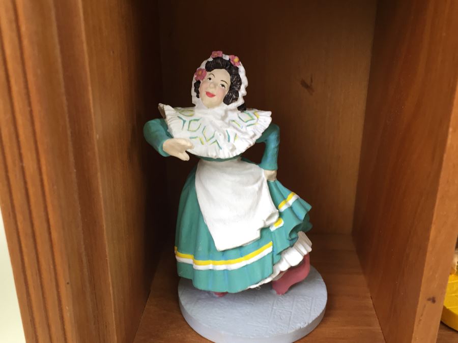 Wizard Of Oz Display Cabinet With Figurines 1988 Turner Entertainment [Photo 8]
