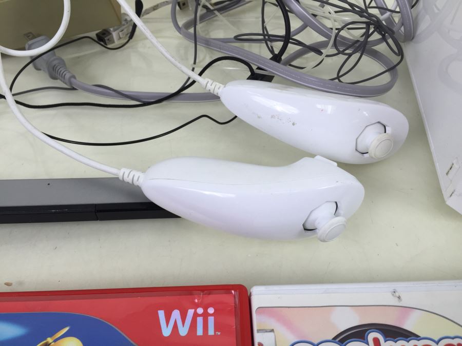 Nintendo Wii Console With Video Games And Wii Balance Board [Photo 5]