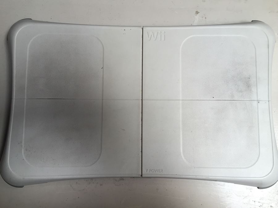 Nintendo Wii Console With Video Games And Wii Balance Board [Photo 3]