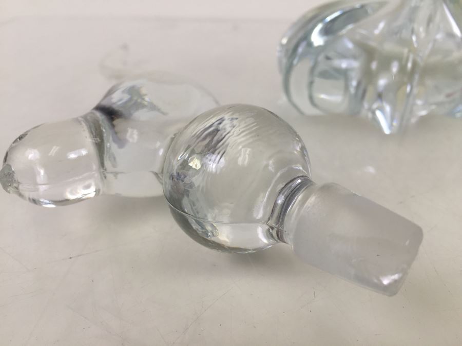 Glass Perfume Bottle With Bird Stopper Note Small Chips On Bottom Of Stopper [Photo 8]