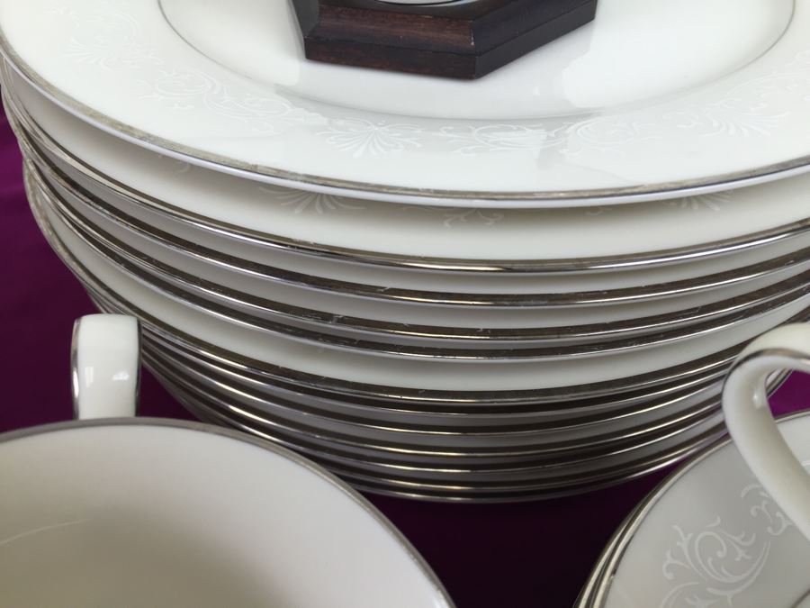 Elegant Large Set Of Noritake Ivory China Japan Marseille 7550 White With Silver Rim [Photo 8]