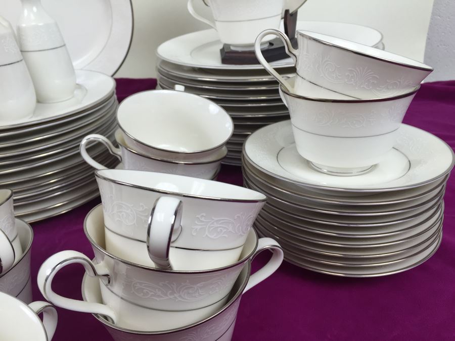 Elegant Large Set Of Noritake Ivory China Japan Marseille 7550 White With Silver Rim [Photo 6]