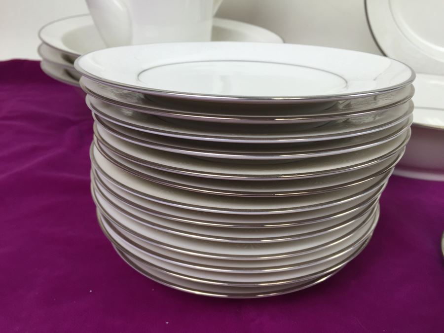 Elegant Large Set Of Noritake Ivory China Japan Marseille 7550 White With Silver Rim [Photo 15]