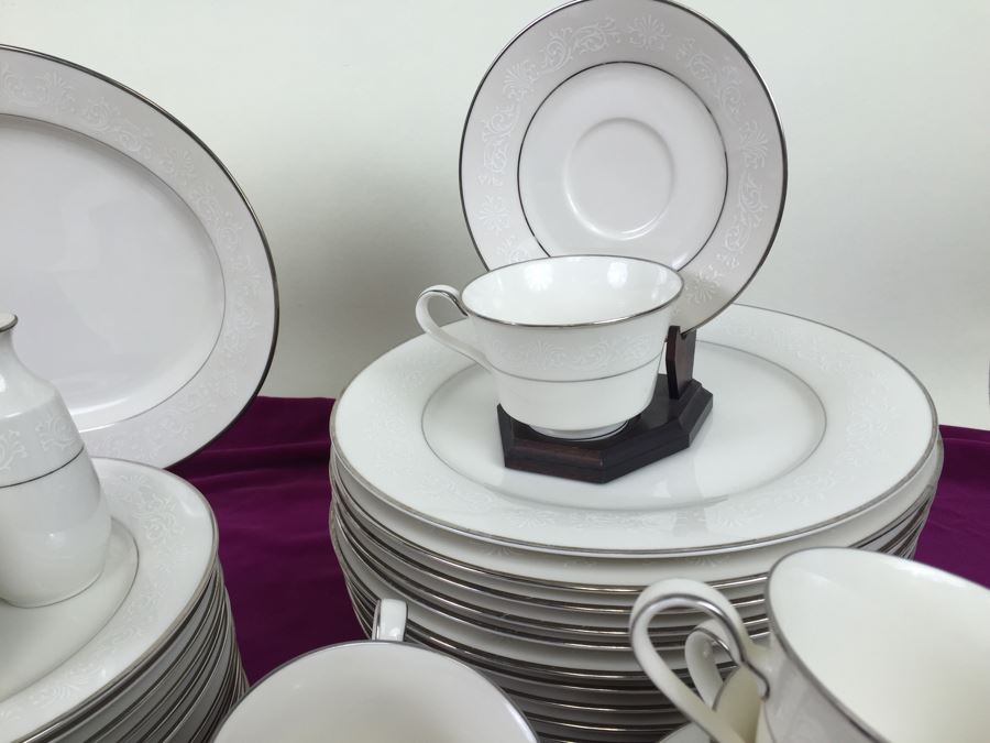 Elegant Large Set Of Noritake Ivory China Japan Marseille 7550 White With Silver Rim [Photo 7]