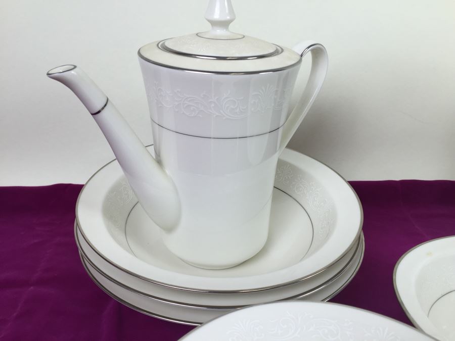 Elegant Large Set Of Noritake Ivory China Japan Marseille 7550 White With Silver Rim [Photo 2]