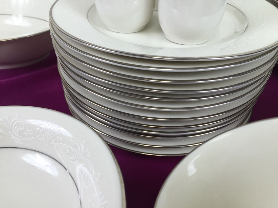 Elegant Large Set Of Noritake Ivory China Japan Marseille 7550 White With Silver Rim [Photo 9]