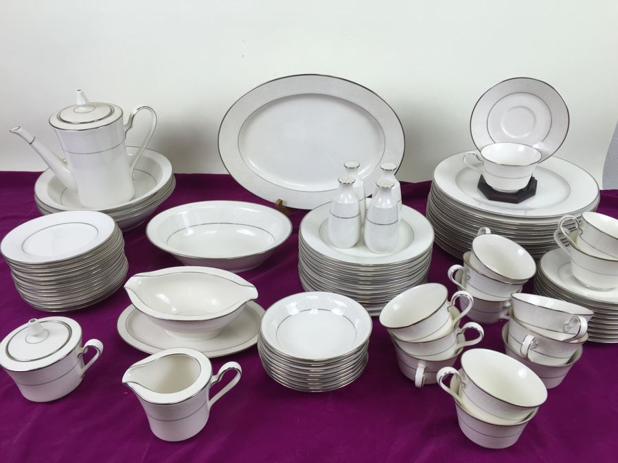 Elegant Large Set Of Noritake Ivory China Japan Marseille 7550 White With Silver Rim [Photo 1]