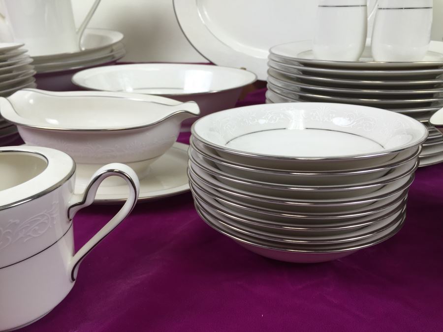 Elegant Large Set Of Noritake Ivory China Japan Marseille 7550 White With Silver Rim [Photo 11]