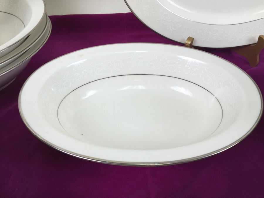 Elegant Large Set Of Noritake Ivory China Japan Marseille 7550 White With Silver Rim [Photo 18]