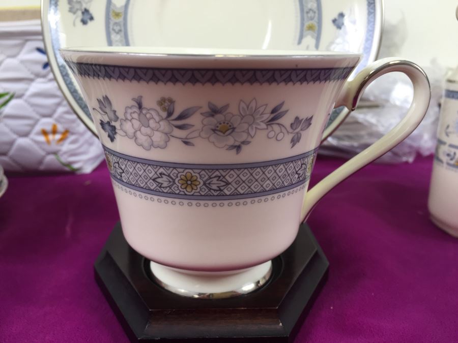 Royal Doulton PENROSE Fine Bone China Set MINTON Made In England 1976 With China Storage Bags [Photo 7]