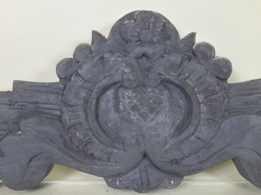 Contemporary Gray Wall Decor [Photo 4]