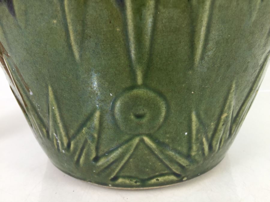 Large Vintage Green And Tan USA Pottery Pot [Photo 4]