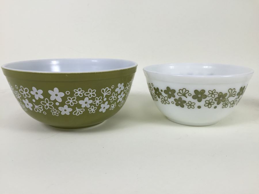 Vintage Pyrex Green And White Nesting Bowls