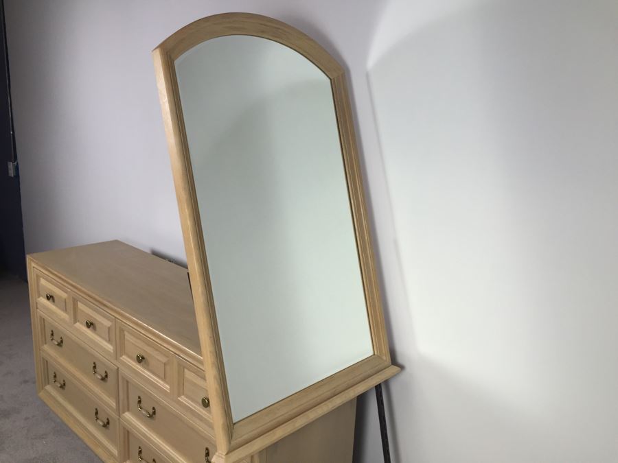 Stanley Furniture 6-Drawer Chest Of Drawers Dresser Cream Color [Photo 2]