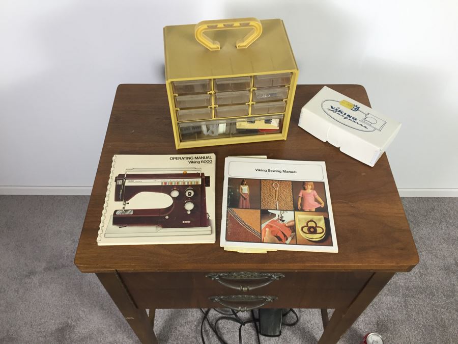 Viking Husqvarna 6440 Sewing Machine With Cabinet And Accessories [Photo 6]