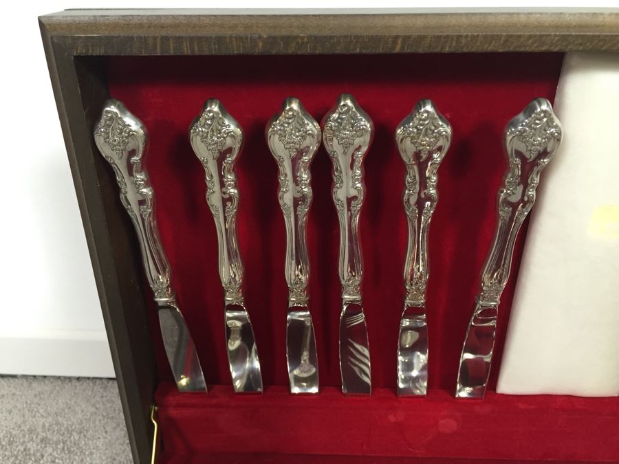International Deep Silver Silverplate Flatware Set With Box [Photo 8]