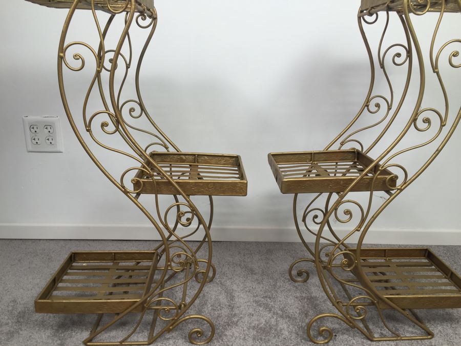 Pair Of Gold Painted Serpentine Shelves [Photo 3]