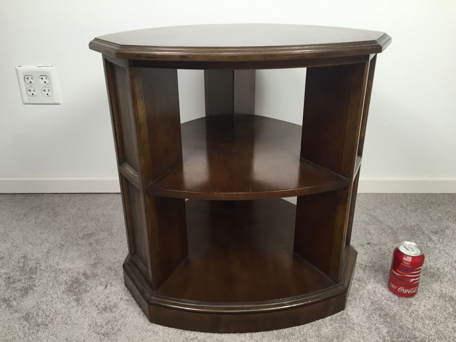 Vintage Heritage Wooden Three-Tier Side Table [Photo 2]