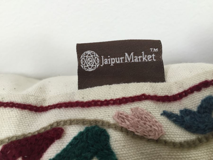 Pair Of Throw Pillows [Photo 3]