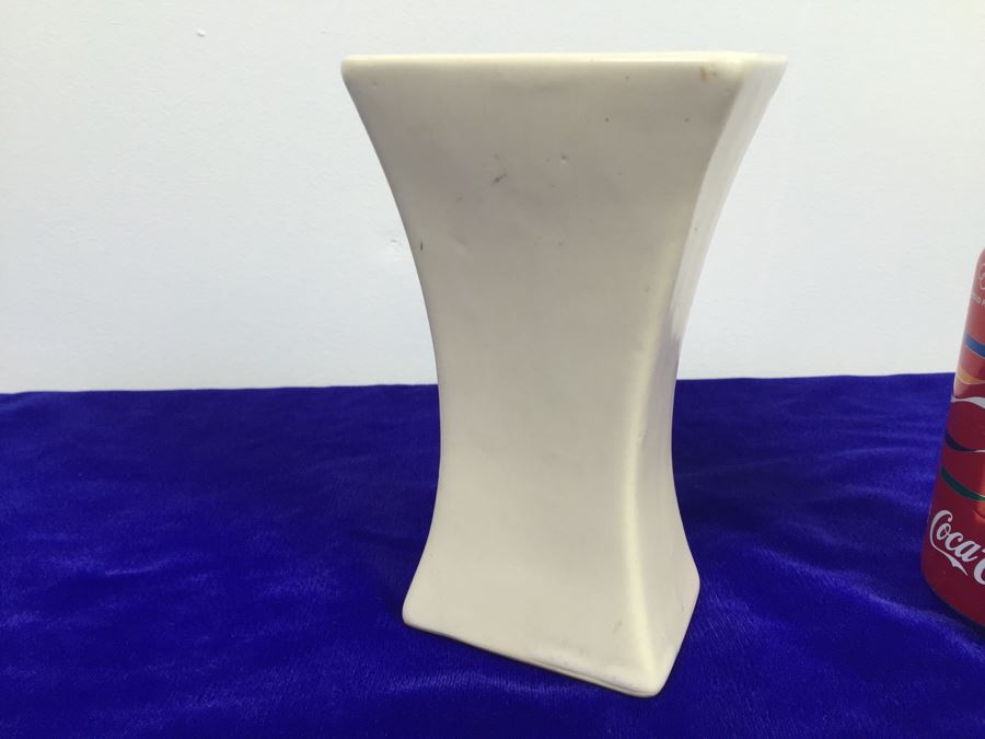 McCoy Floral Motif Vase [Photo 7]