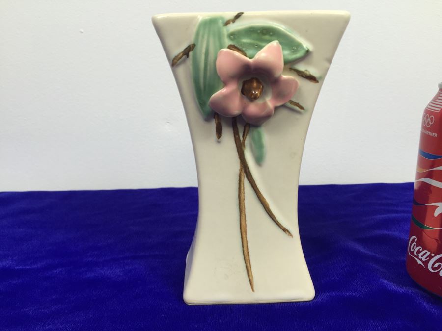 McCoy Floral Motif Vase [Photo 4]