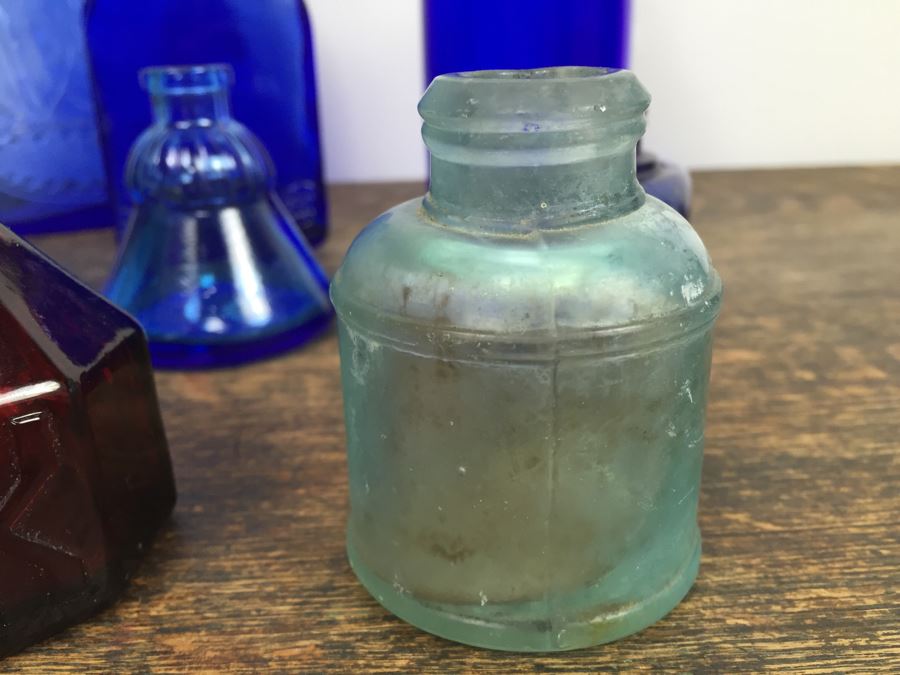 Colored Collectible Glass Inkwell Lot With Bottles [Photo 5]