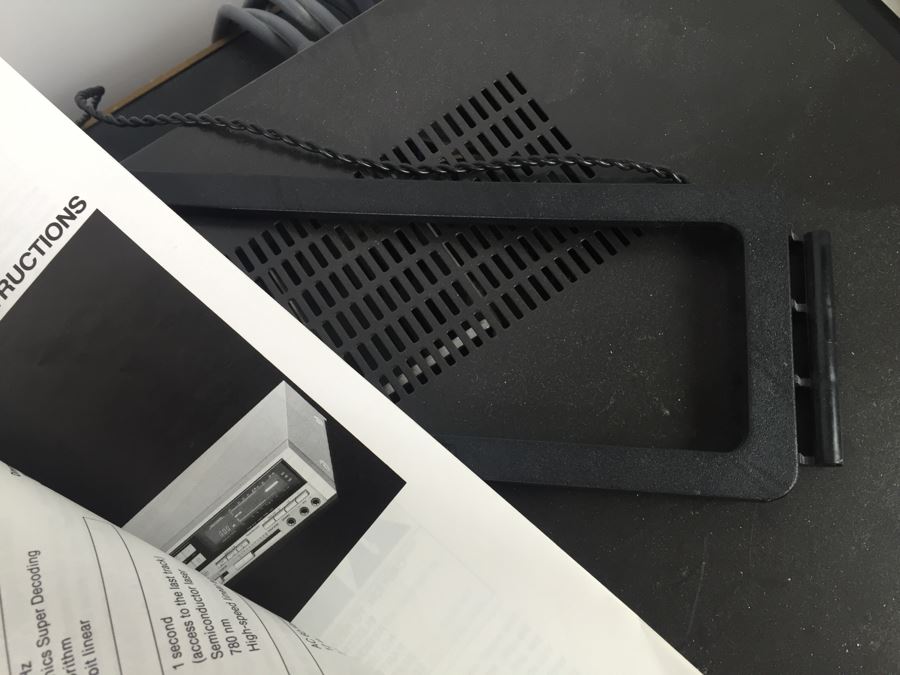 Technics Stereo Receiver SA-930 With Technics CD Player SL-P320 And Technics Cassette Deck RS-B49R With Pioneer Cabinet, Remotes And Manuals [Photo 16]