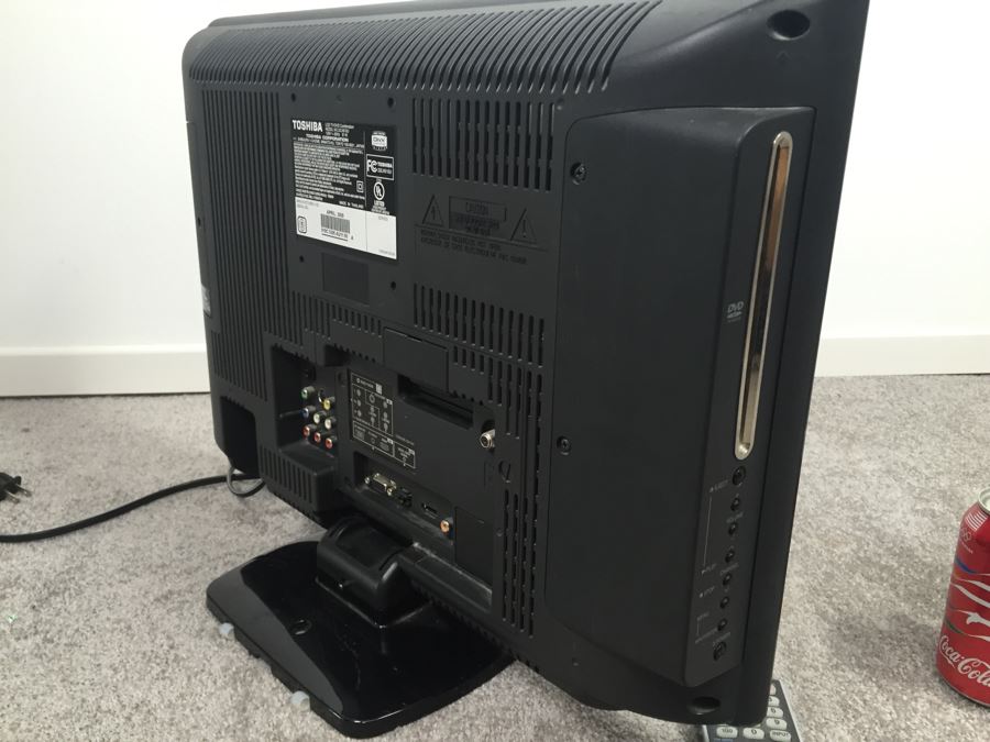 Toshiba LCD TV/DVD Combination Model No. 22LV610U [Photo 8]