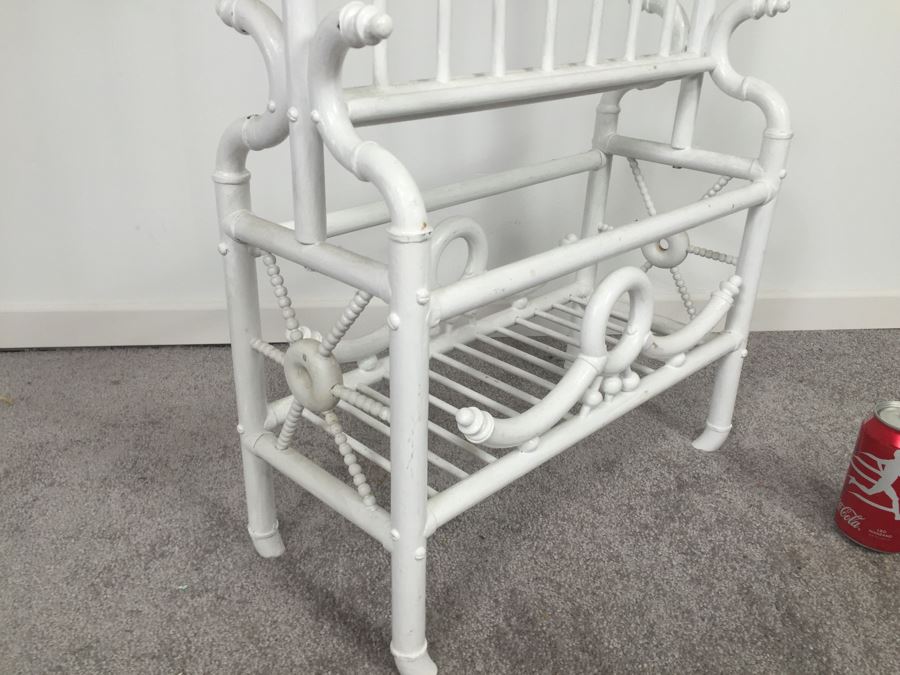 Floor Rack Painted White [Photo 3]