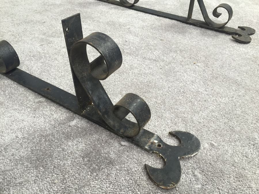 Metal Wall Mounts For Shelving (Without Shelves) [Photo 3]