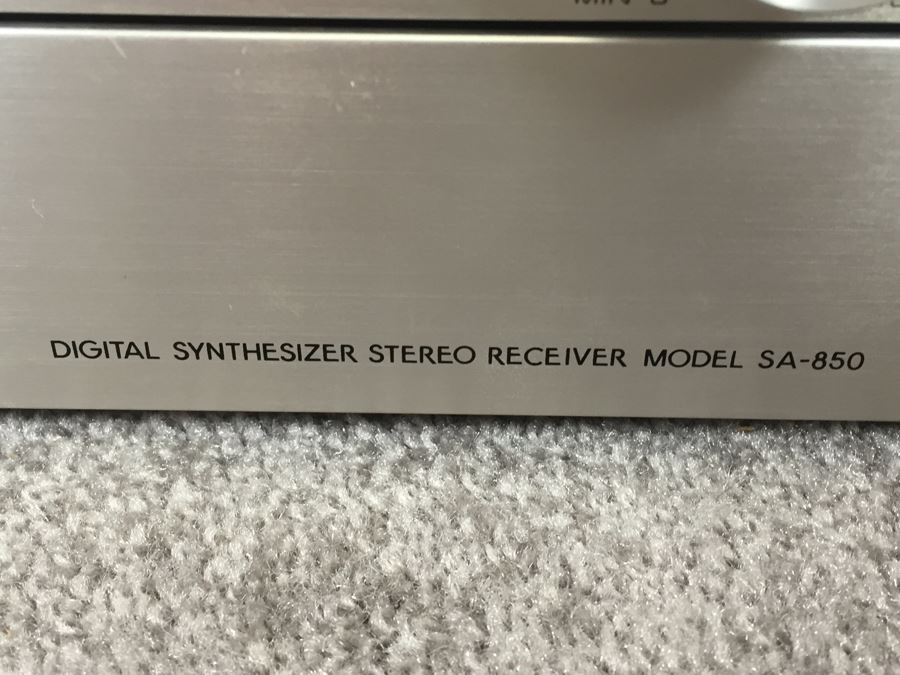 Toshiba Digital Synthesizer Stereo Receiver Model SA-850 [Photo 5]