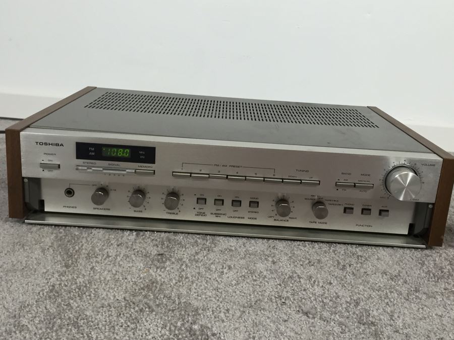 Toshiba Digital Synthesizer Stereo Receiver Model SA-850 [Photo 3]