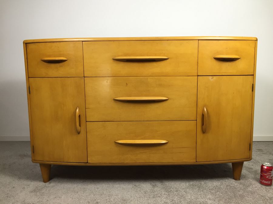 Stunning Mid-Century Modern Blonde Thomasville Chair Company Buffet Sideboard Bowfront With Linens