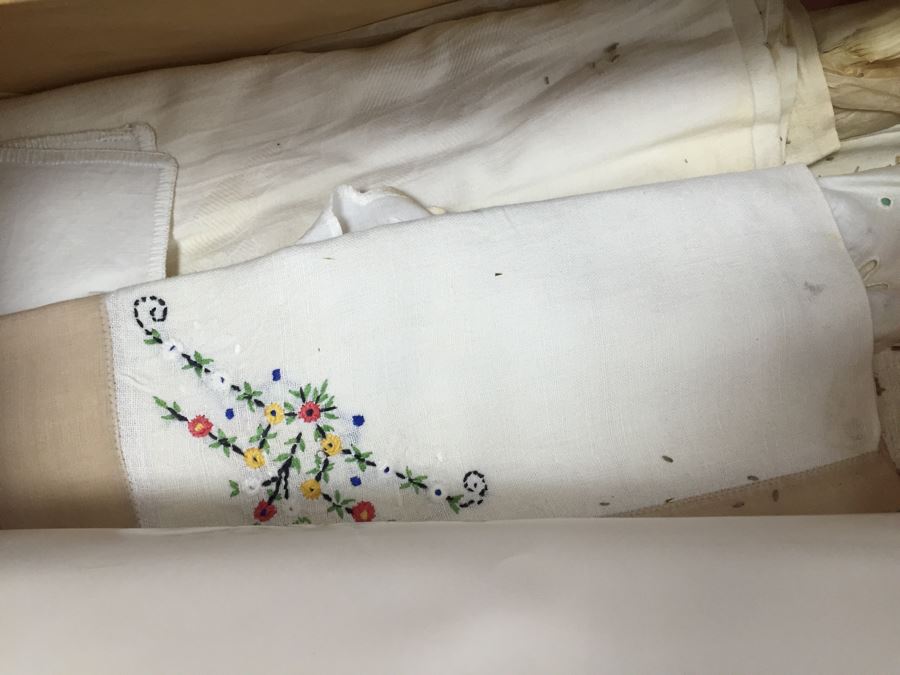 Stunning Mid-Century Modern Blonde Thomasville Chair Company Buffet Sideboard Bowfront [Photo 31]