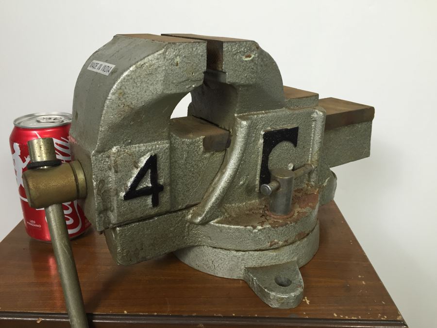 Metal Bench Vise [Photo 3]