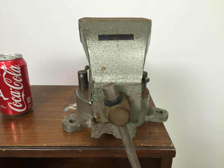 Metal Bench Vise [Photo 7]