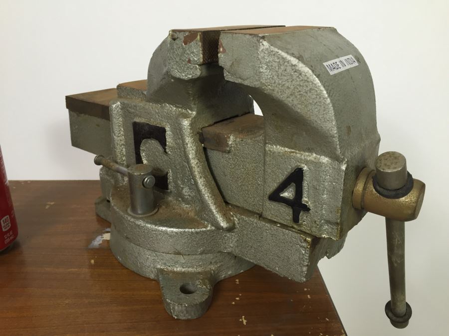 Metal Bench Vise [Photo 2]