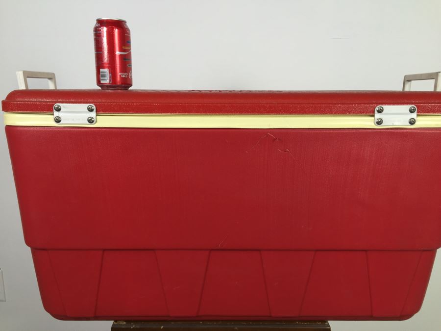 Red Igloo Cooler [Photo 7]
