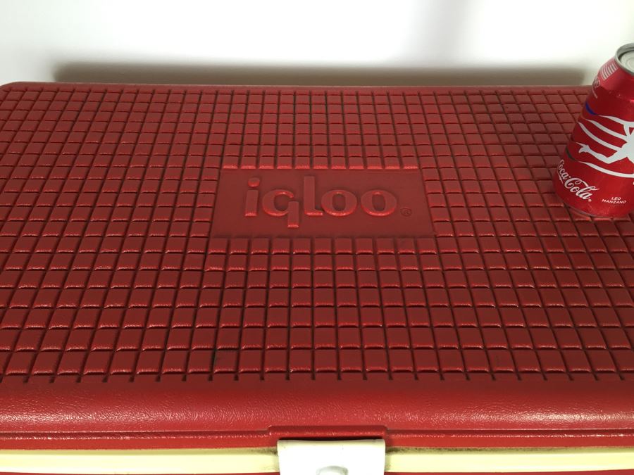 Red Igloo Cooler [Photo 5]