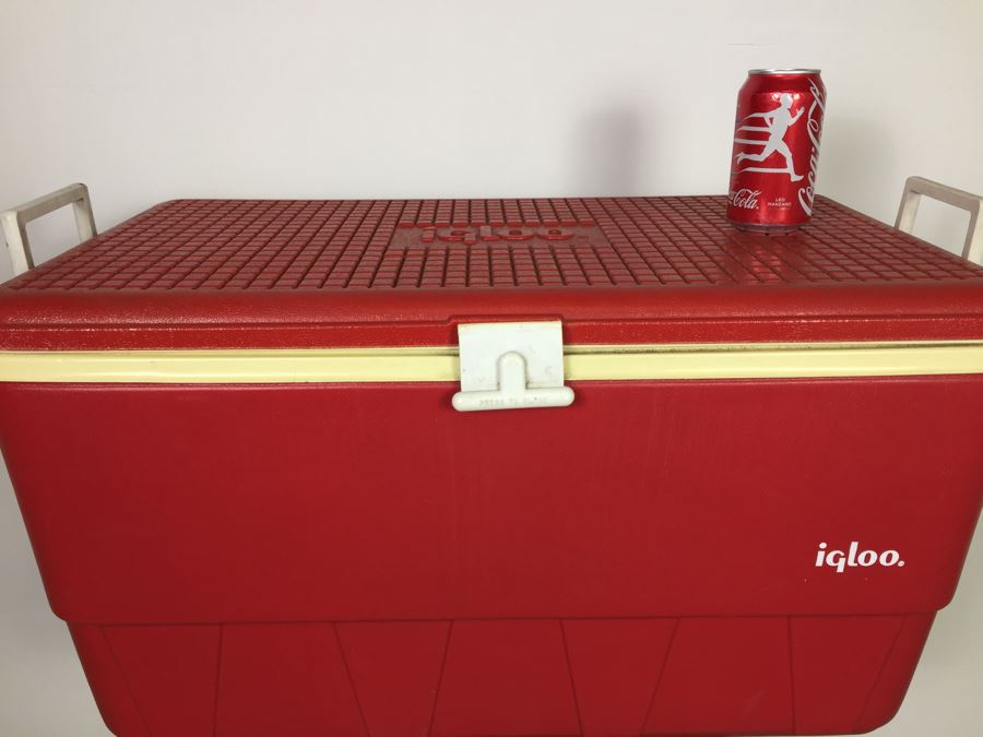 Red Igloo Cooler [Photo 4]
