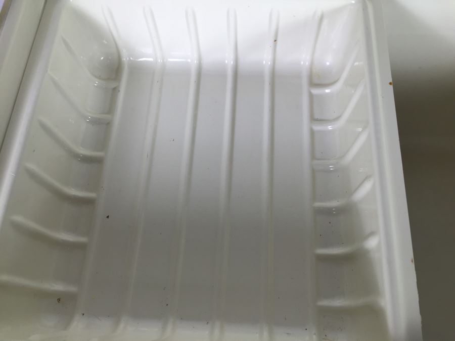 Red Igloo Cooler [Photo 10]